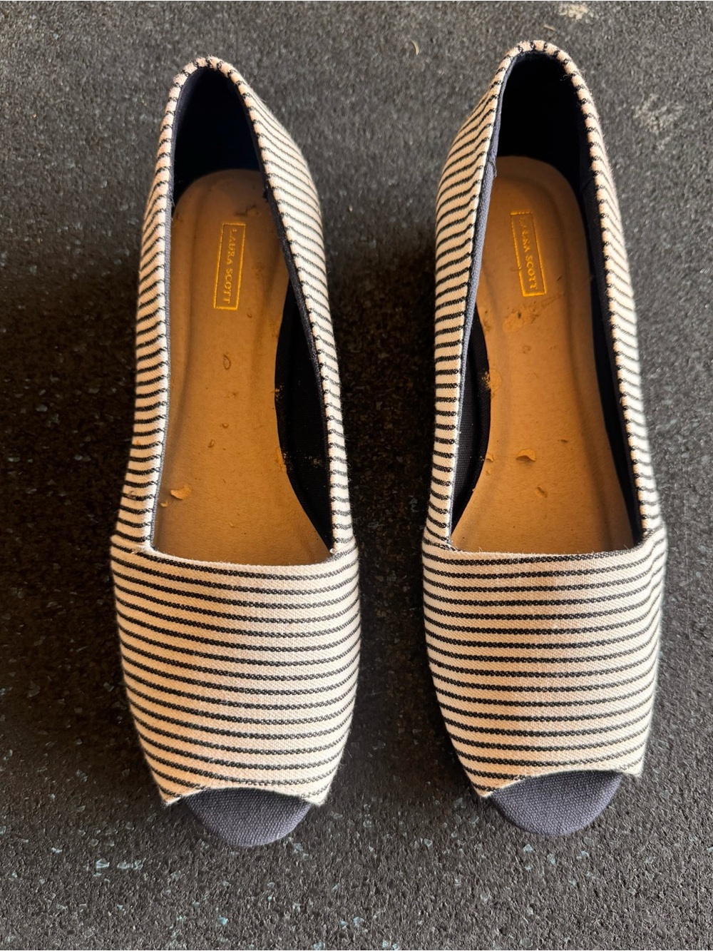 Laura Scott Cream and Navy Striped   Size 8